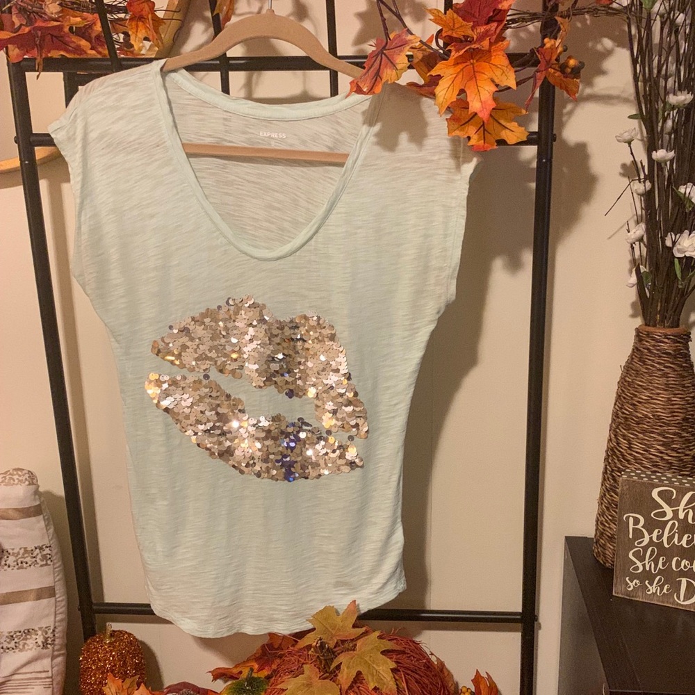 XS Express Graphic Tee